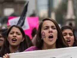 Mujeres en manifestación por el 8M | Huelga feminista | Somos sindicalistas con la huelga feminista
